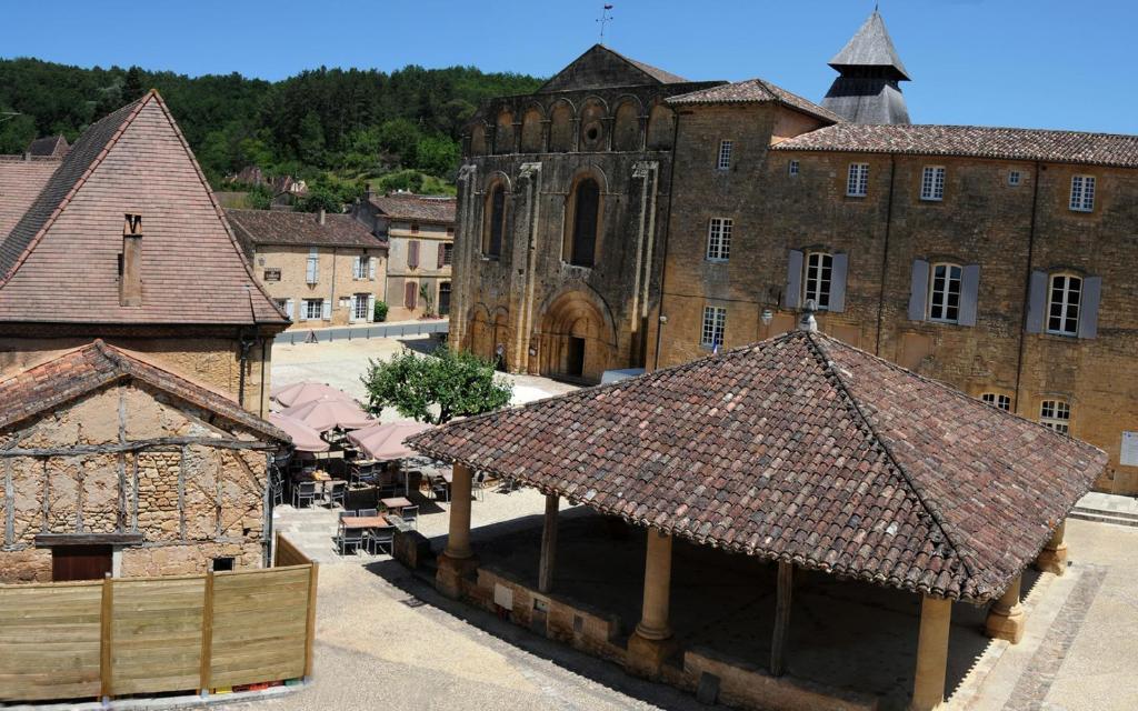 مبيت وإفطار Cadouin Les Songes De L'Abbaye الغرفة الصورة